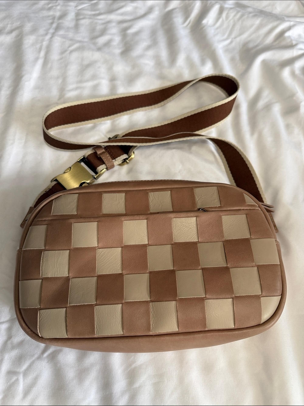 Women Crossbody Bag in Beige and Tan - Woven CAn